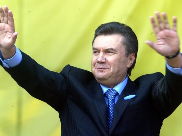 Треба сідати за стіл переговорів і рятувати Україну, — Янукович