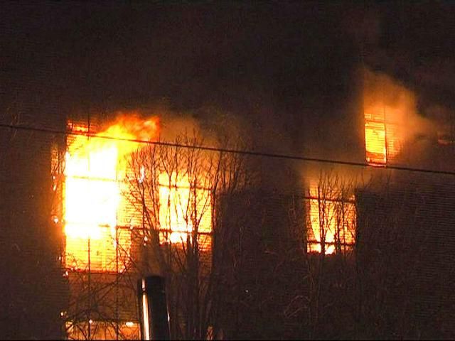 Будинок профспілок підпалив "Беркут", щоб позбавити опозицію штабу, — Порошенко Будинок профспілок підпалив "Беркут", щоб позбавити опозицію штабу, — Порошенко