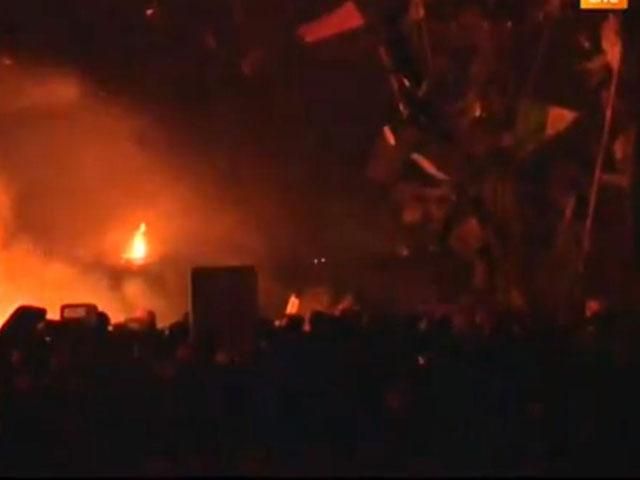 На Майдане гНа Майдане горит "Глобус"