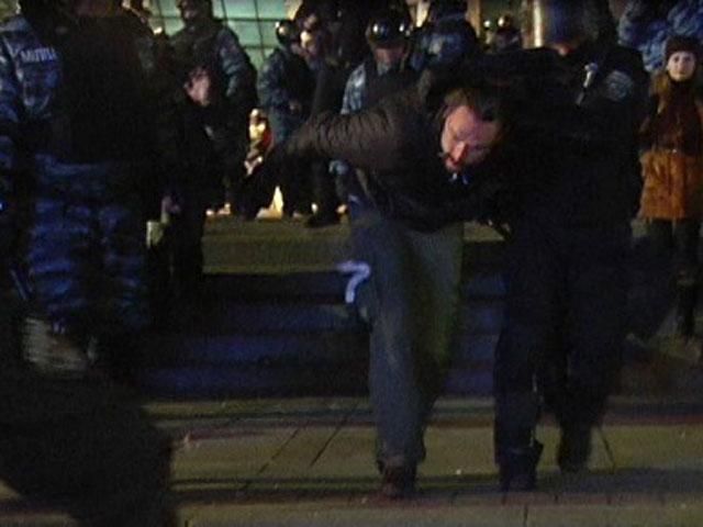 Євромайдан-SOS опублікував прізвища 52-х затриманих активістів у Києві Євромайдан-SOS опублікував прізвища 52-х затриманих активістів у Києві