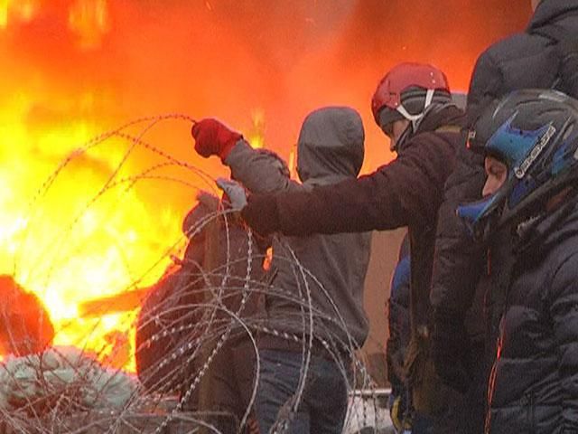 На Майдане временно прекратилось противостояние На Майдане временно прекратилось противостояние