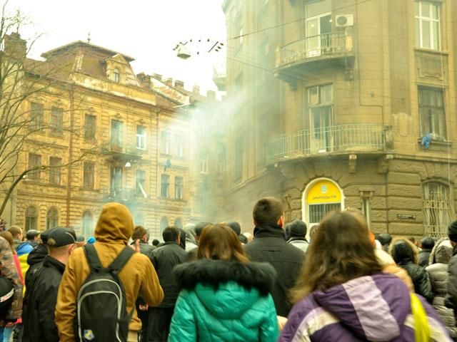 У Львові розгромили Галицький райвідділ міліції (Фото)