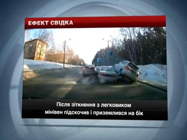 Настоящий акробатический трюк в исполнении киевских водителей (Видео) Настоящий акробатический трюк в исполнении киевских водителей (Видео)