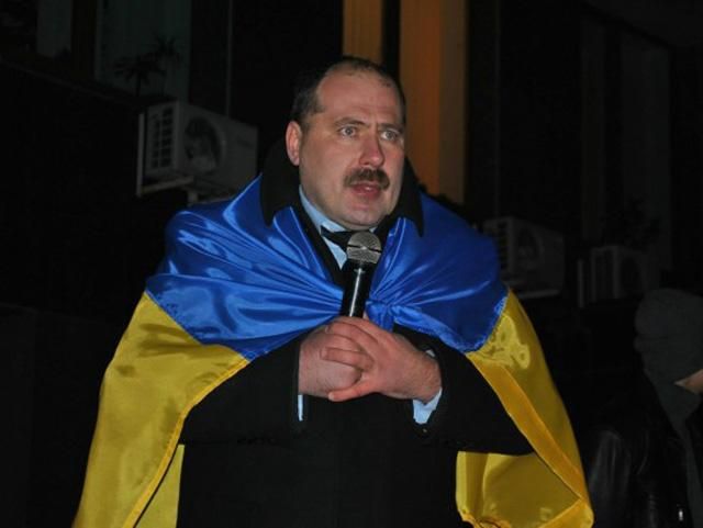 Бойцы, одетые, как самооборона Майдана, вечером осуществляют нападения, - нардеп Бойцы, одетые, как самооборона Майдана, вечером осуществляют нападения, - нардеп