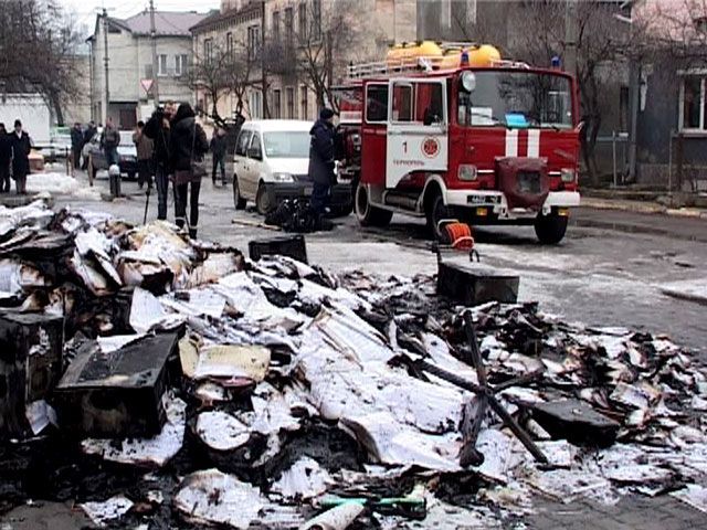 У Тернополі захоплено 8 держструктур, дві з них — підпалили
