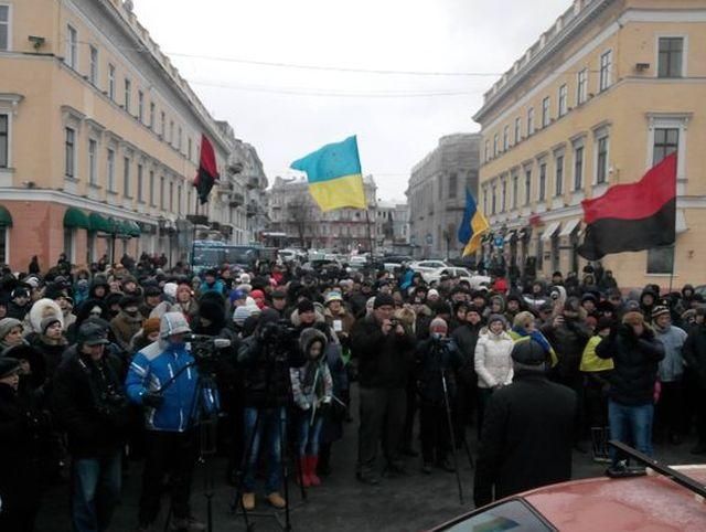 В Одесі "самооборонці" не напали на Євромайдан, але побили журналістів В Одесі "самооборонці" не напали на Євромайдан, але побили журналістів
