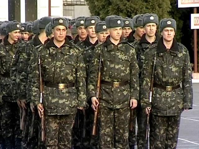 Армія готова втрутитися у ситуацію в країні