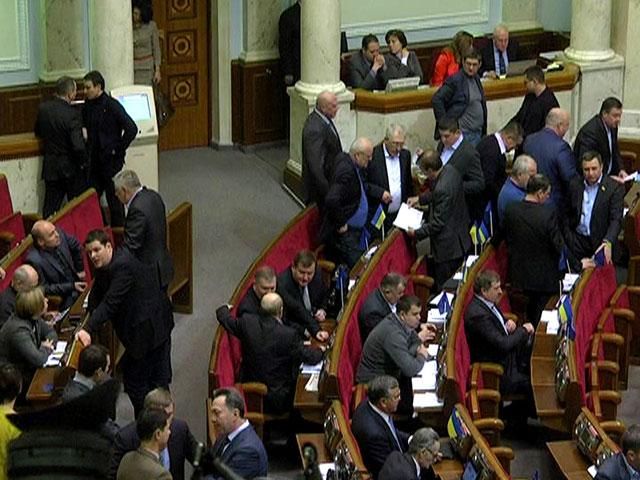 Внефракционные и нардепы из ПР требуют срочного заседания Рады Внефракционные и нардепы из ПР требуют срочного заседания Рады