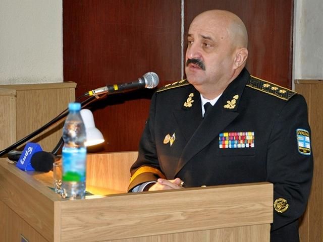 Янукович сменил главнокомандующего Вооруженных Сил Янукович сменил главнокомандующего Вооруженных Сил