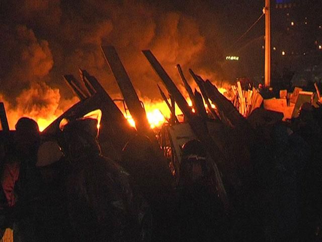 На Майдане продолжается шаткое перемирие