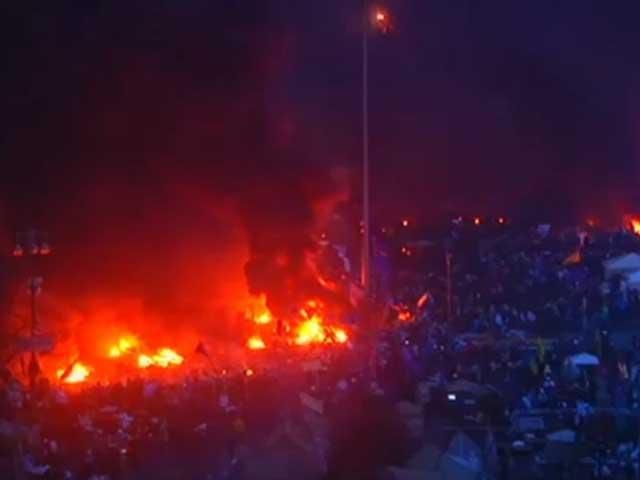 На Майдане возобновляются столкновения На Майдане возобновляются столкновения