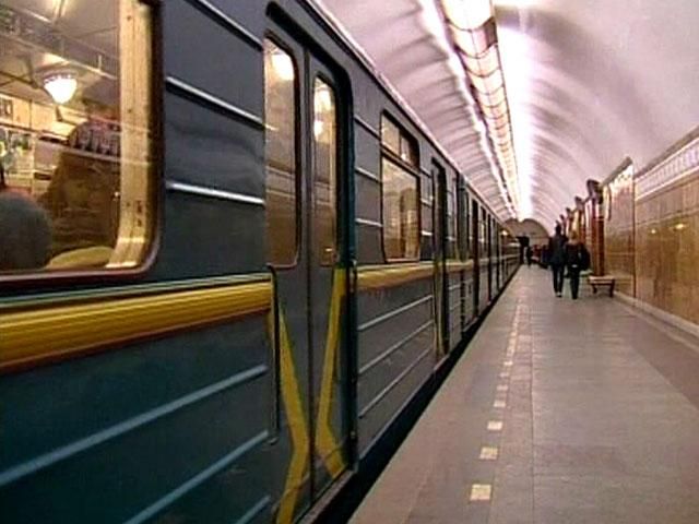 “Тітушок” звозять у центр Києва на метро
