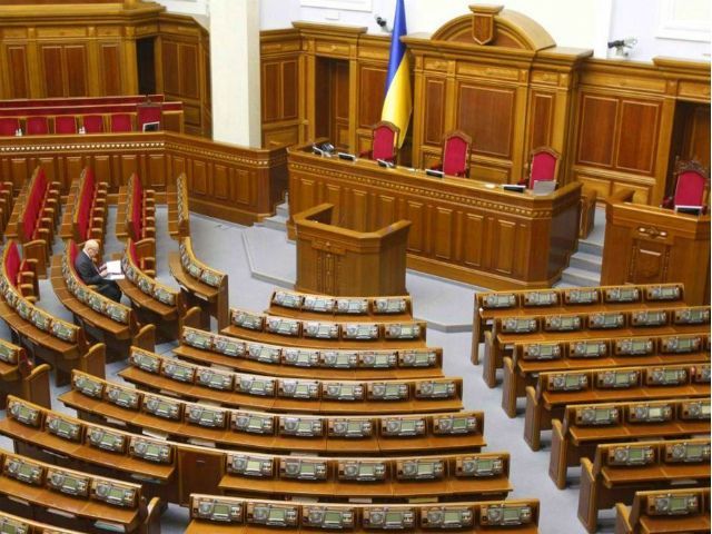 Депутаты вернулись в зал Рады Депутаты вернулись в зал Рады