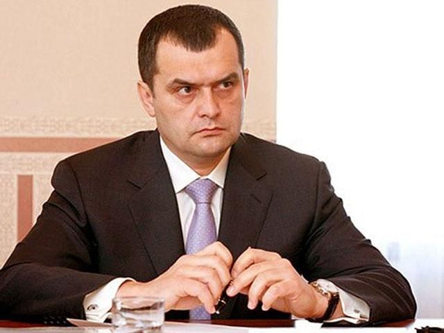 Захарченко офіційно заявив, що правоохоронцям видано бойову зброю Захарченко офіційно заявив, що правоохоронцям видано бойову зброю