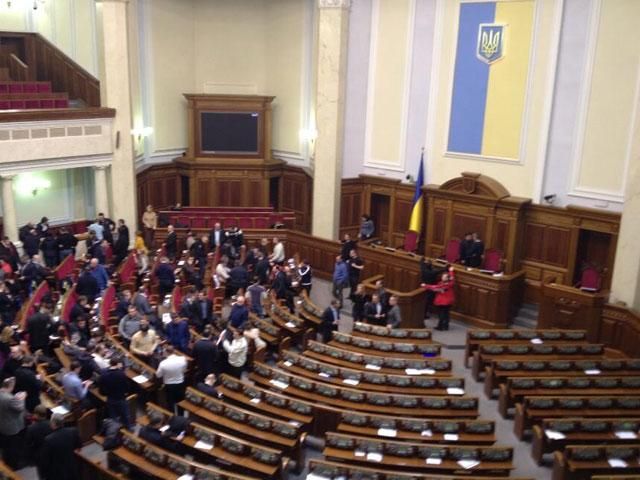 Депутати готуються голосувати руками, Ляшко сказав за що голосуватимуть