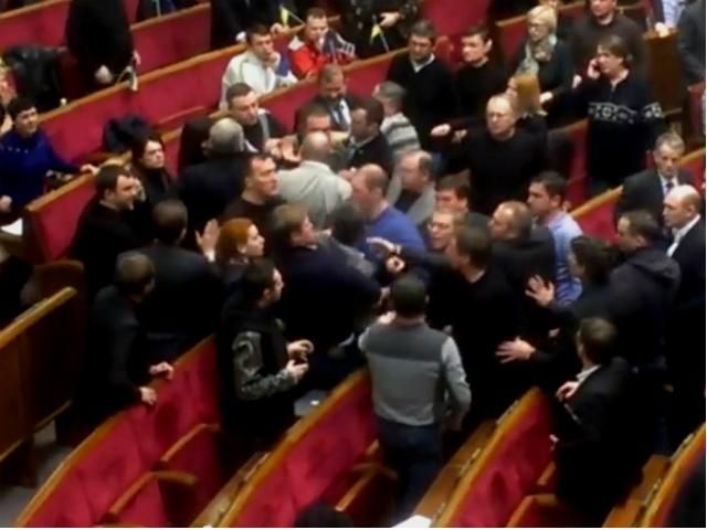 В Раде потолкали регионала (Видео) В Раде потолкали регионала (Видео)