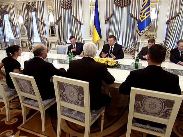 Глави МЗС Польщі, Франції і Німеччини запропонували Януковичу вихід з кризи