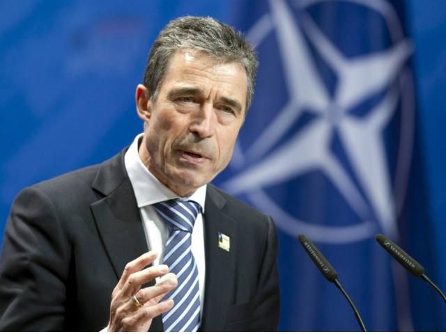 Украинские военные должны оставаться нейтральными, — генсек НАТО 
