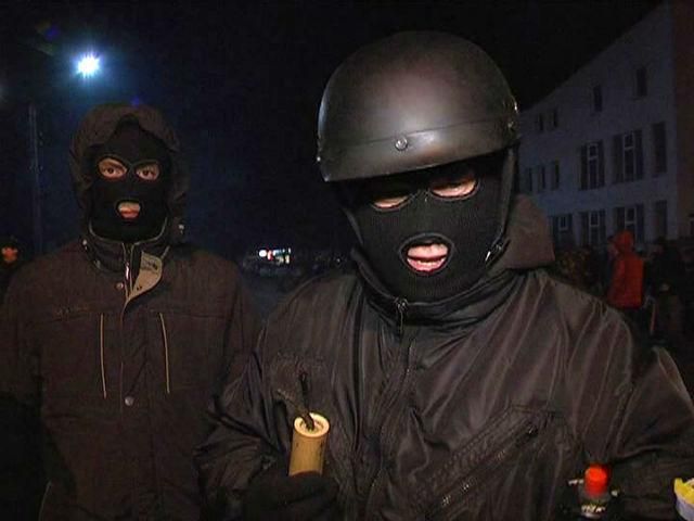На Бориспільській трасі продовжують чергувати заслони повстанців