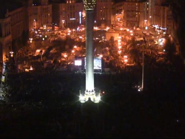 На Майдані — близько 10 тисяч осіб На Майдані — близько 10 тисяч осіб