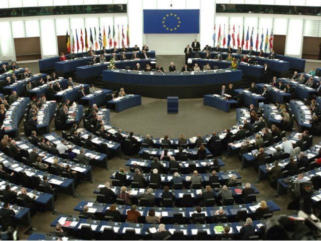 У суботу до Києва приїдуть четверо депутатів Європарламенту У суботу до Києва приїдуть четверо депутатів Європарламенту