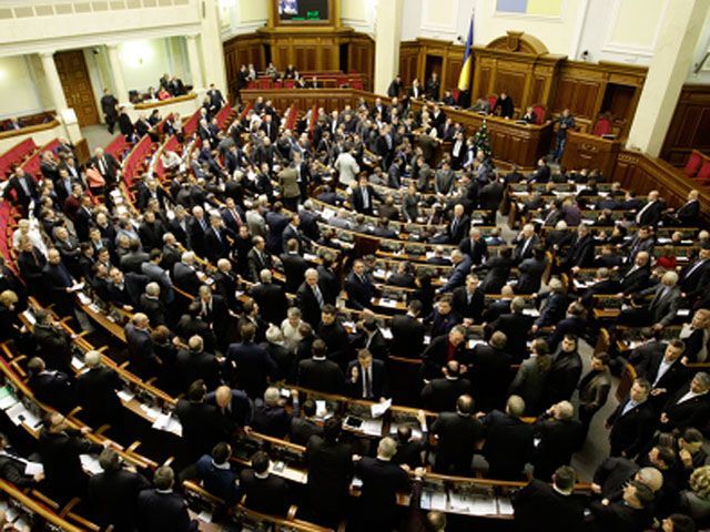 У Раді — бійка через бажання Рибака оголосити перерву У Раді — бійка через бажання Рибака оголосити перерву