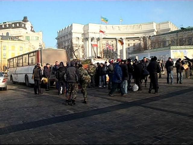 Активисты из западных регионов активно пополняют силы Майдана