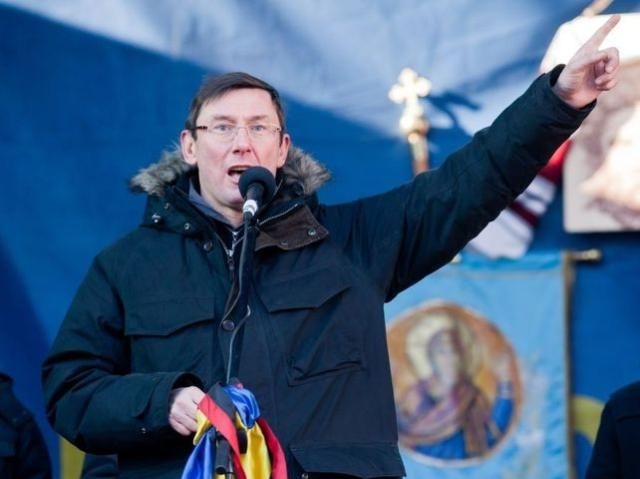 Зміни в країні мають початись з відставки Януковича, — Луценко Зміни в країні мають початись з відставки Януковича, — Луценко