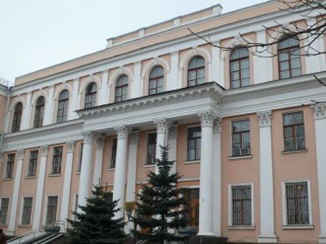 Студенти блокують будівлю Міністерства освіти Студенти блокують будівлю Міністерства освіти