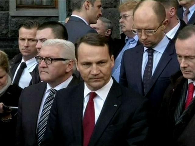 Соглашение дает шанс Украине восстановить мир и двигаться в Европу, – Сикорский Соглашение дает шанс Украине восстановить мир и двигаться в Европу, – Сикорский