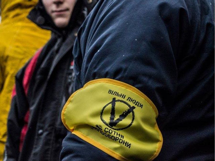 Сотня самооборони поставила ультиматум: відставка Януковича до 10:00 Сотня самооборони поставила ультиматум: відставка Януковича до 10:00