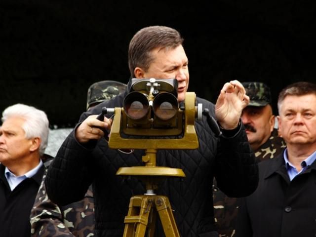 Янукович хотел использовать армию против протестующих, — главы МИД Швеции и Польши