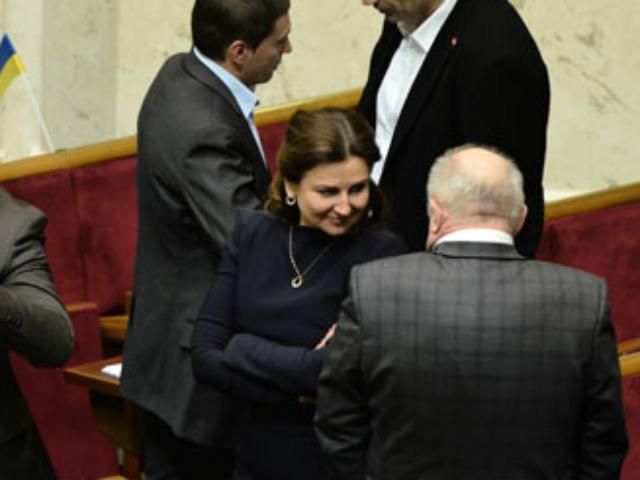 Богословська каже, що Янукович ще в Україні Богословська каже, що Янукович ще в Україні