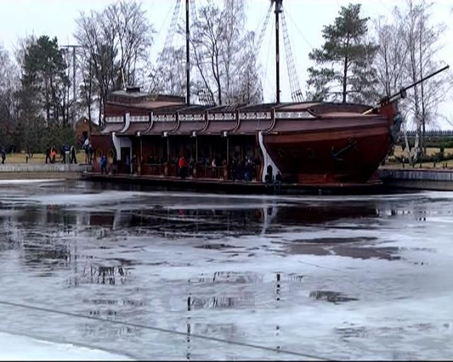 Экскурсия в Межигорье: посетители шокированы автопарком, зоопарком, кораблем