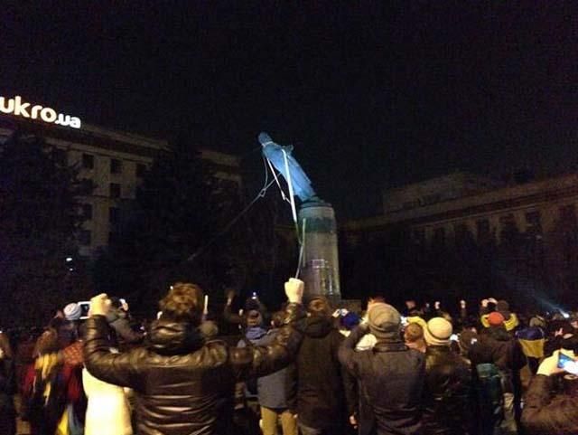 Площадь Ленина в Днепропетровске переименуют в площадь Героев Майдана