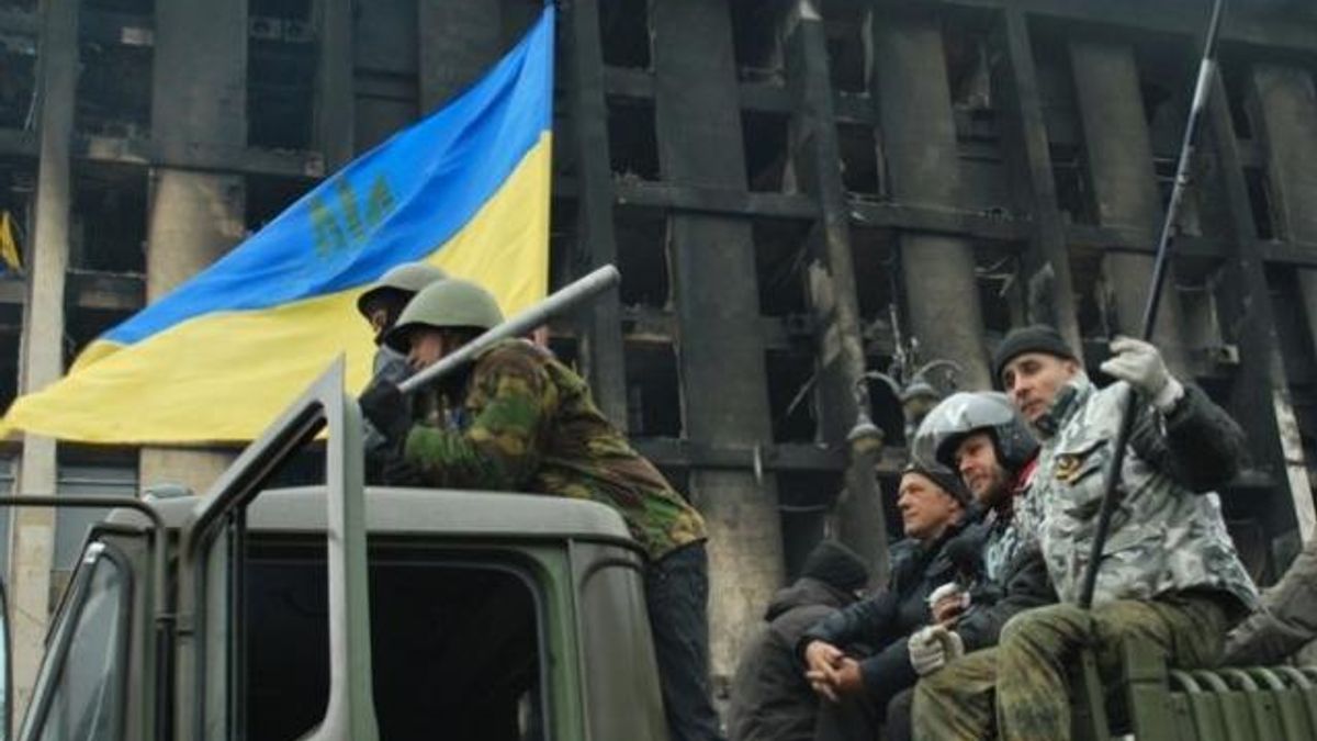 На Майдане без инцидентов встретили утро, в Межигорье люди приходили всю ночь