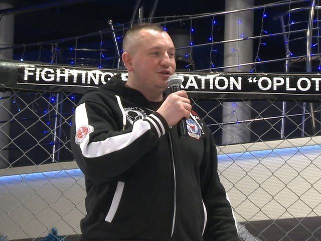 Лідер "Оплоту" Жилін просив у депутатів зброю, щоб захищати "свою землю" Лідер "Оплоту" Жилін просив у депутатів зброю, щоб захищати "свою землю"