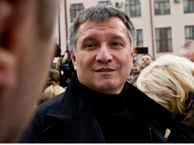 Аваков не знає, де Янукович, Клименко, Пшонка і Захарченко. Калетник полетів до Москви