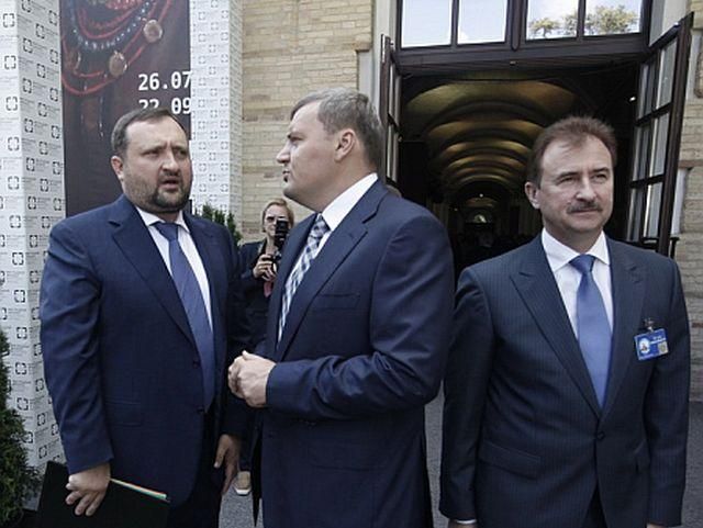 "Завхоз Януковича" вылетел из Крыма в Милан, - источник