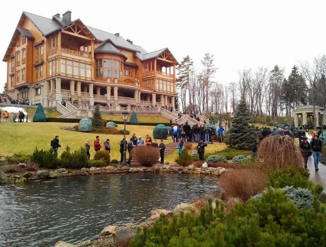 Нардепи повернули Межигір'я державі Нардепи повернули Межигір'я державі