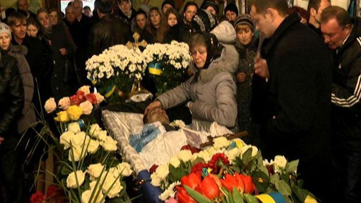 На Львівщині провели в останню путь убитого майданівця На Львівщині провели в останню путь убитого майданівця