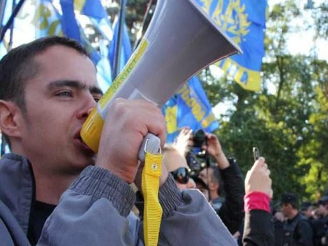 У Миколаєві на будинок свободівця напали невідомі У Миколаєві на будинок свободівця напали невідомі