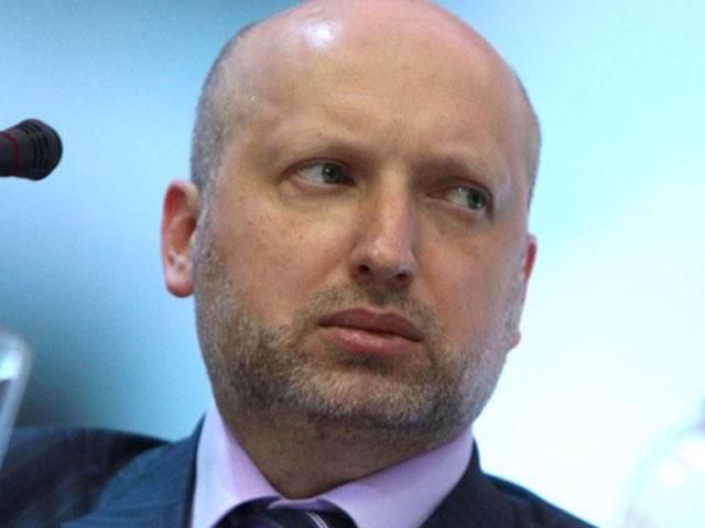 Частина грошей з зарплатного фонду АП перейде на соцпрогами, — Турчинов Частина грошей з зарплатного фонду АП перейде на соцпрогами, — Турчинов