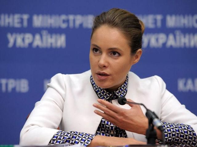 Королевську звільнили Королевську звільнили