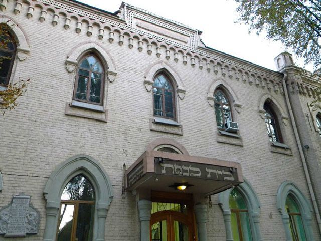 В запорожскую синагогу бросили "коктейль Молотова"