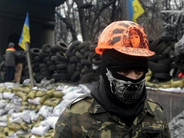 "Правый сектор" заявляет, что не причастен к давлению на семьи правоохранителей "Правый сектор" заявляет, что не причастен к давлению на семьи правоохранителей