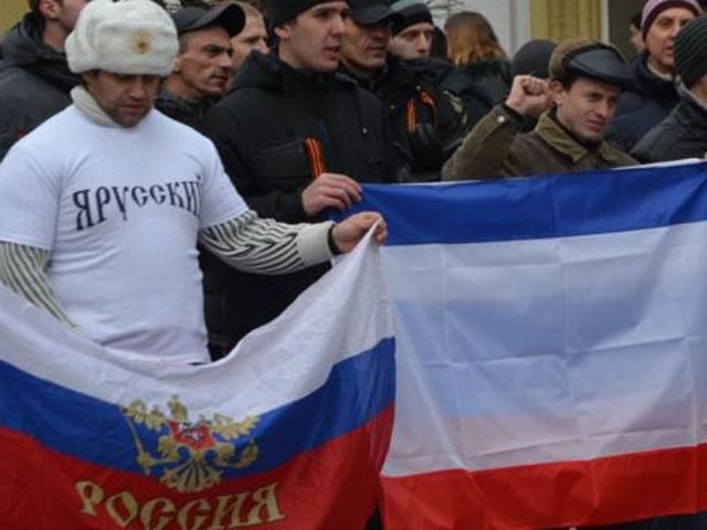 У Криму з російськими прапорами вимагали референдуму