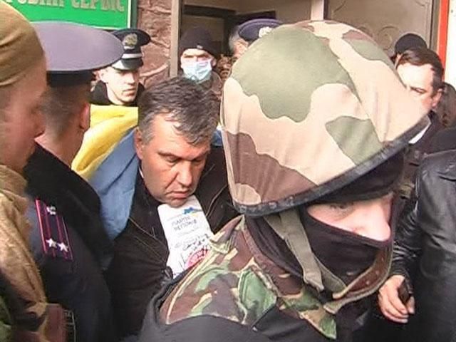 В Ивано-Франковске директора рынка заставили признаться во взяточничестве В Ивано-Франковске директора рынка заставили признаться во взяточничестве