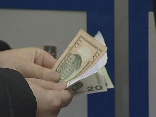 Курс гривны на межбанке приблизился к отметке 10 грн / доллар Курс гривны на межбанке приблизился к отметке 10 грн / доллар