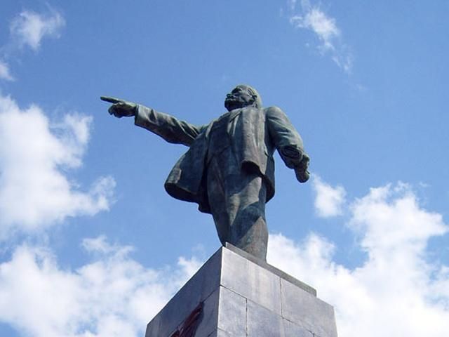 Министр курортов Крыма предлагает сложить Ленинов в одном месте Министр курортов Крыма предлагает сложить Ленинов в одном месте